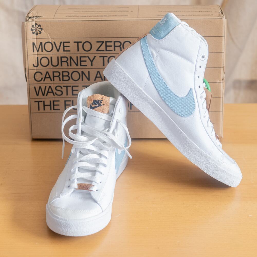 New Nike Blazer Mid '77 Sz 8.5 White Obsidian Embroidered White Blue High Tops